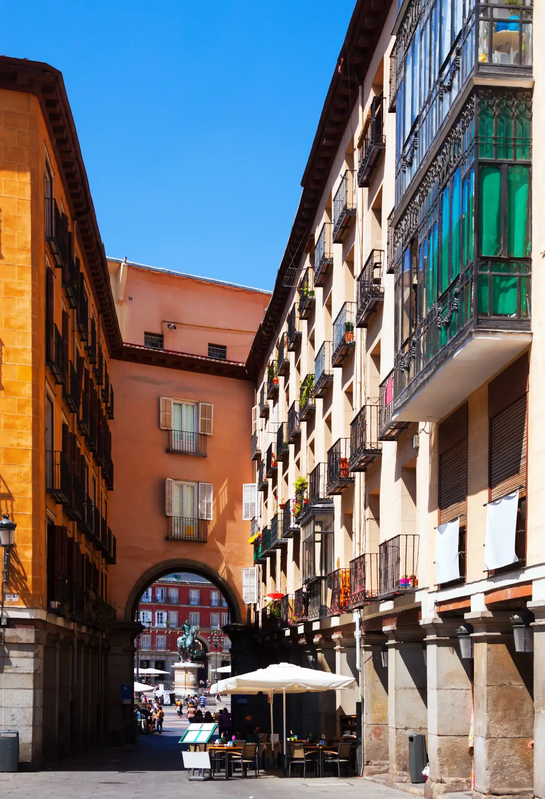 restaurantes baratos en Sevilla centro calle típica