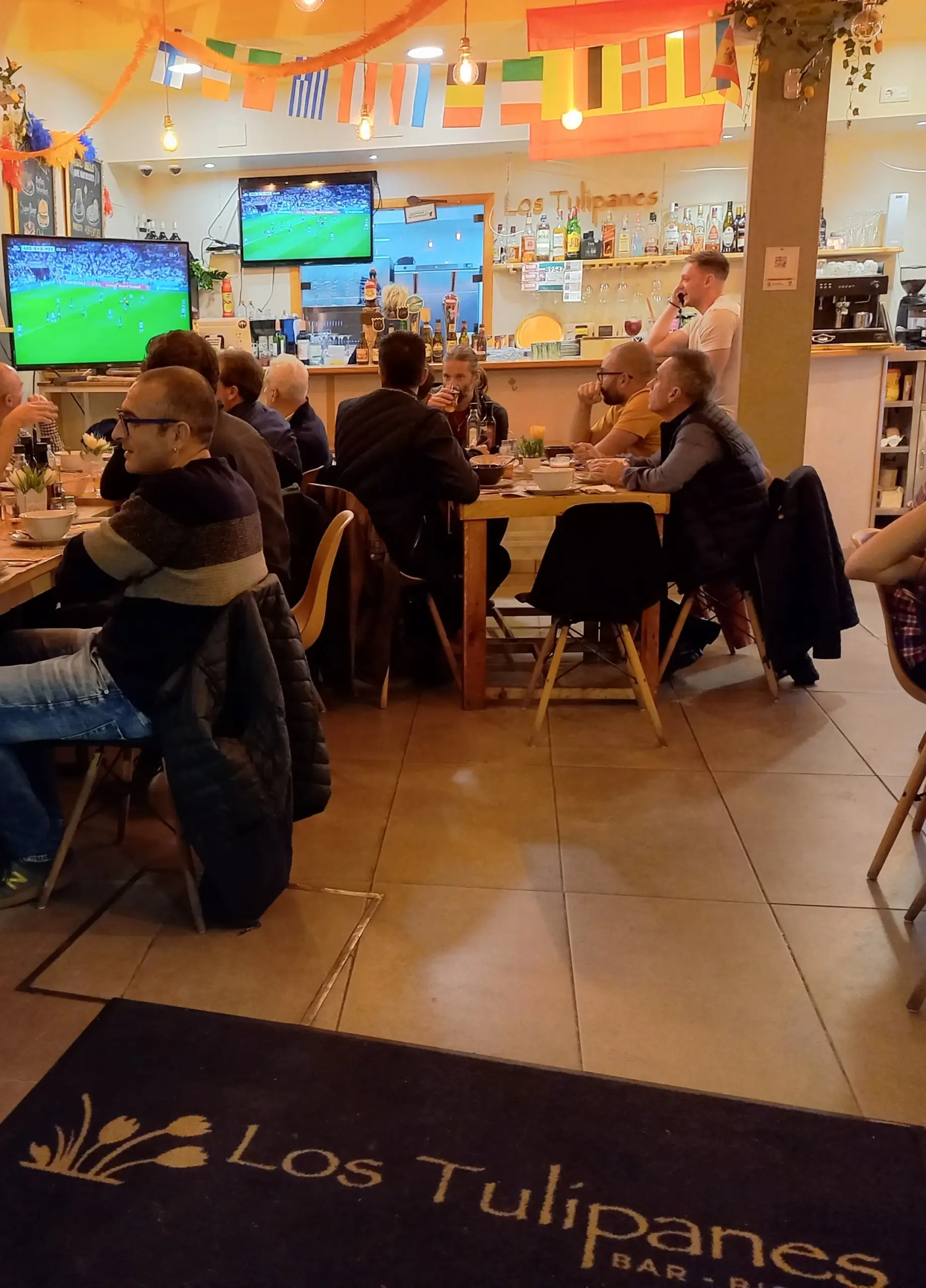qué es tapear en España y tapas típicas españolas
