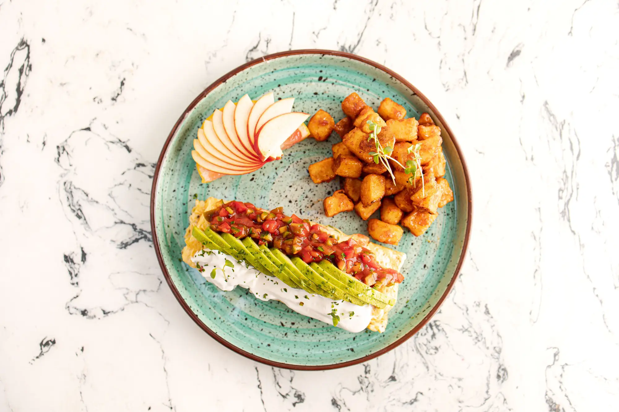 plato de cocina andaluza en Bistro Los Tulipanes